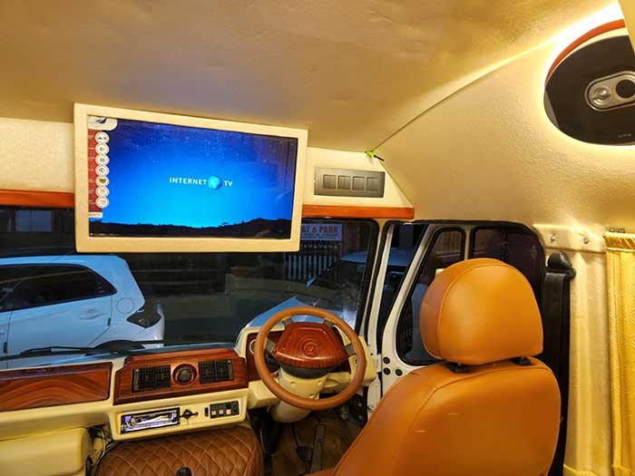 premium van taxi in kerala