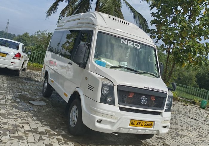 luxury tempo traveller kochi