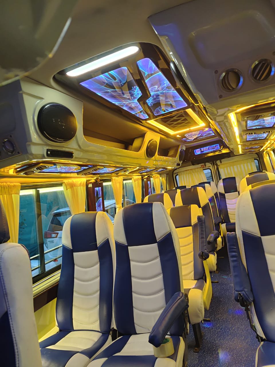 17 seater tempo traveller in kochi, 17 seater traveller on rent, 20 seater tempo traveller