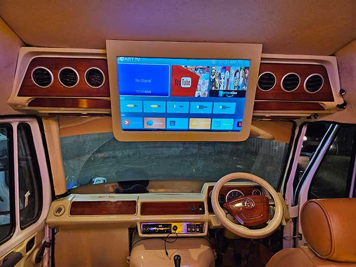 17 seater luxury traveller in kerala