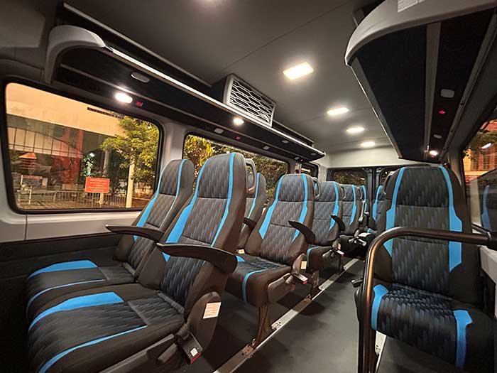 premium urbania van taxi, urbania taxi